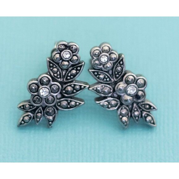 Vintage Nouveau Silver Tone Elven Leaves Rhinestone Stud Earrings by Avon - E32 - Picture 2 of 3